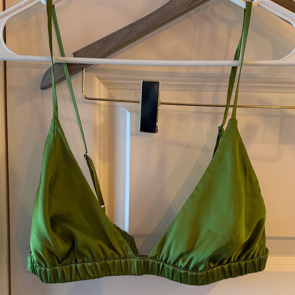 Daily Drills Silky Bralette EUC